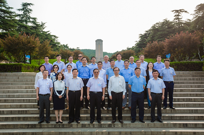 星空平台集团党委赴徐州开展 “跟着习近平总书记足迹学党史”专题活动4_副本.png