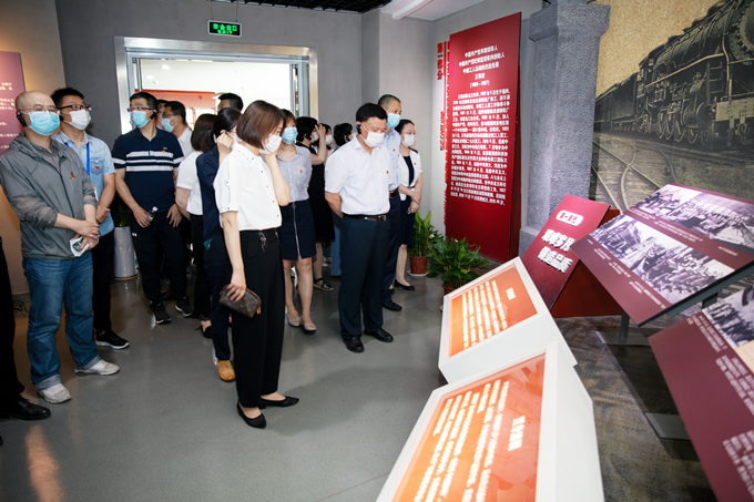 星空平台集团纪委组织赴王荷波纪念馆开展党风廉政教育1_副本.jpg